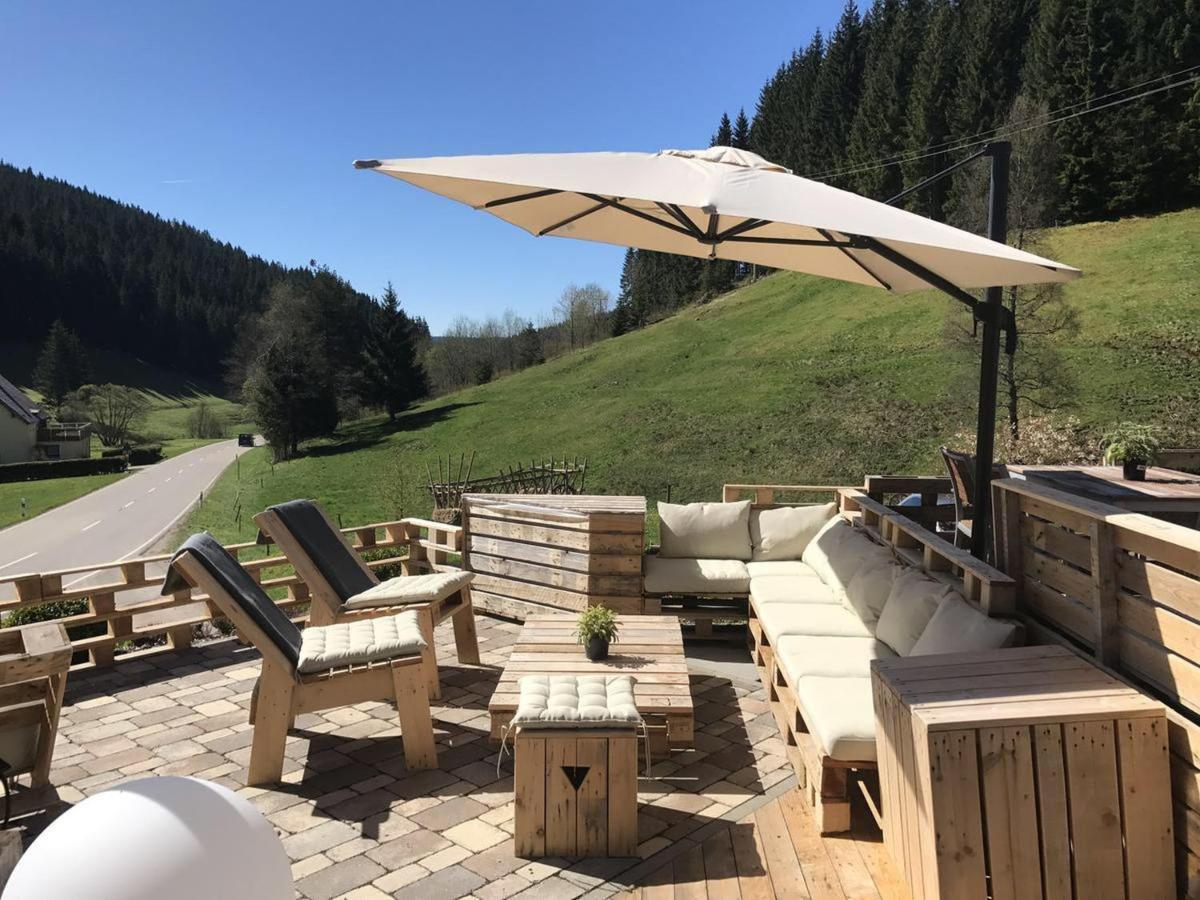 Berghotel Und Restaurant Kraeuter Chalet Furtwangen Exteriér fotografie