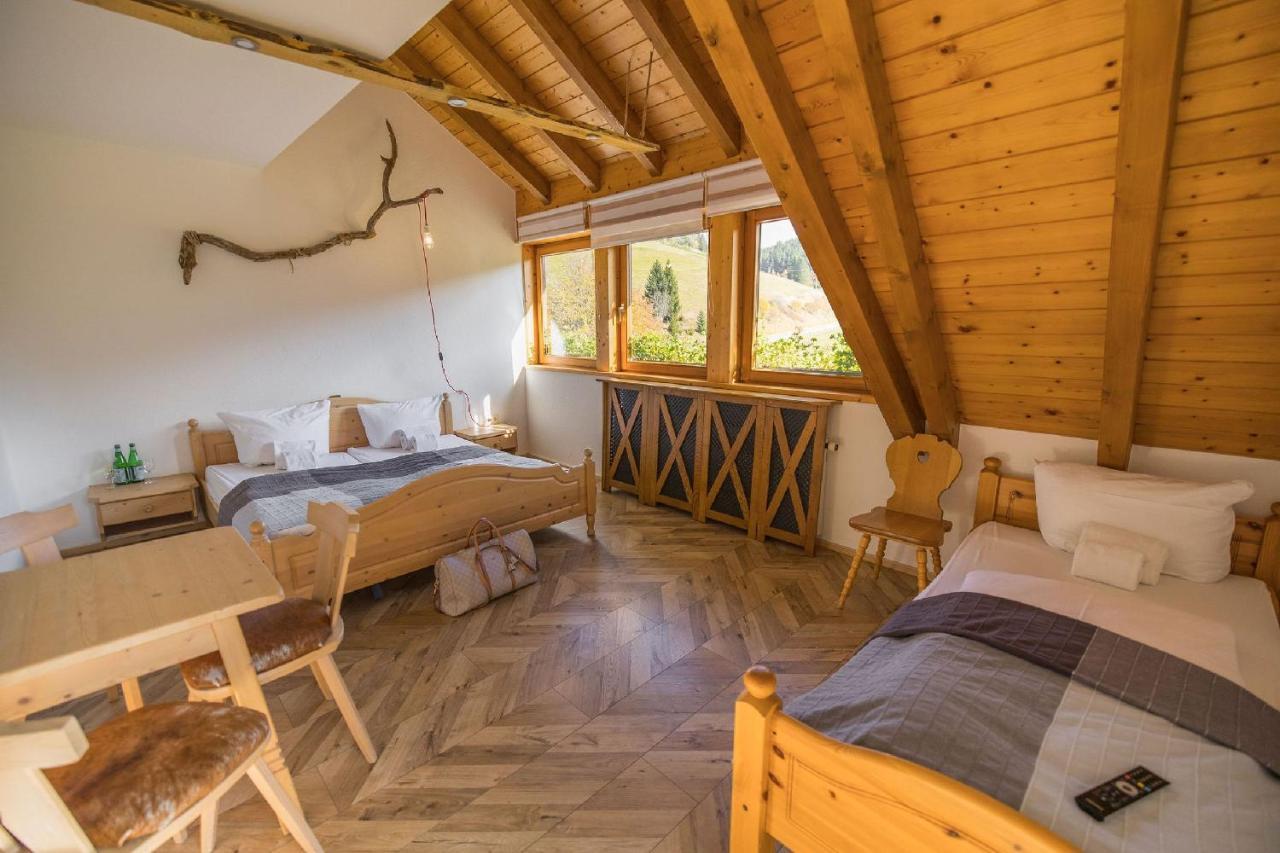 Berghotel Und Restaurant Kraeuter Chalet Furtwangen Exteriér fotografie