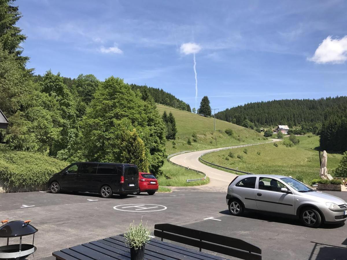 Berghotel Und Restaurant Kraeuter Chalet Furtwangen Exteriér fotografie