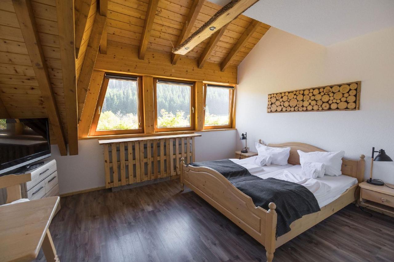 Berghotel Und Restaurant Kraeuter Chalet Furtwangen Exteriér fotografie