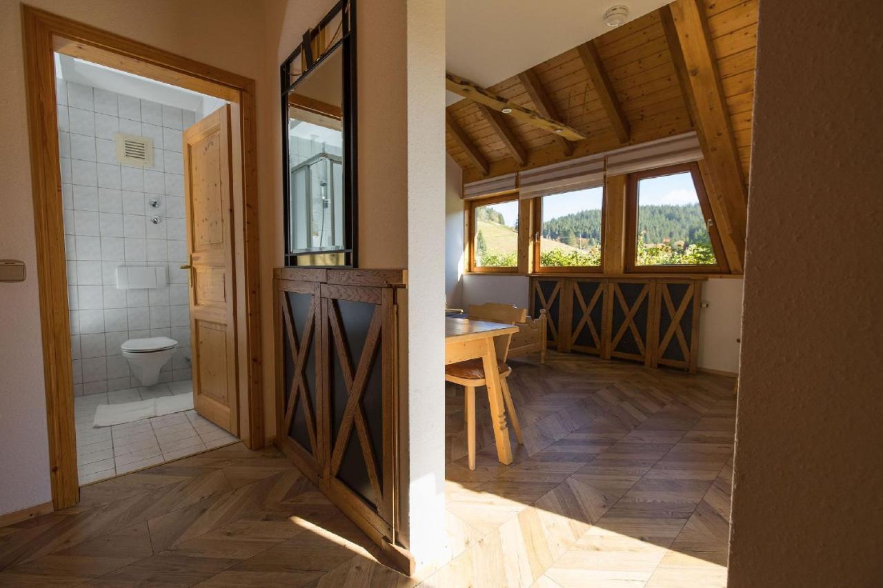Berghotel Und Restaurant Kraeuter Chalet Furtwangen Exteriér fotografie