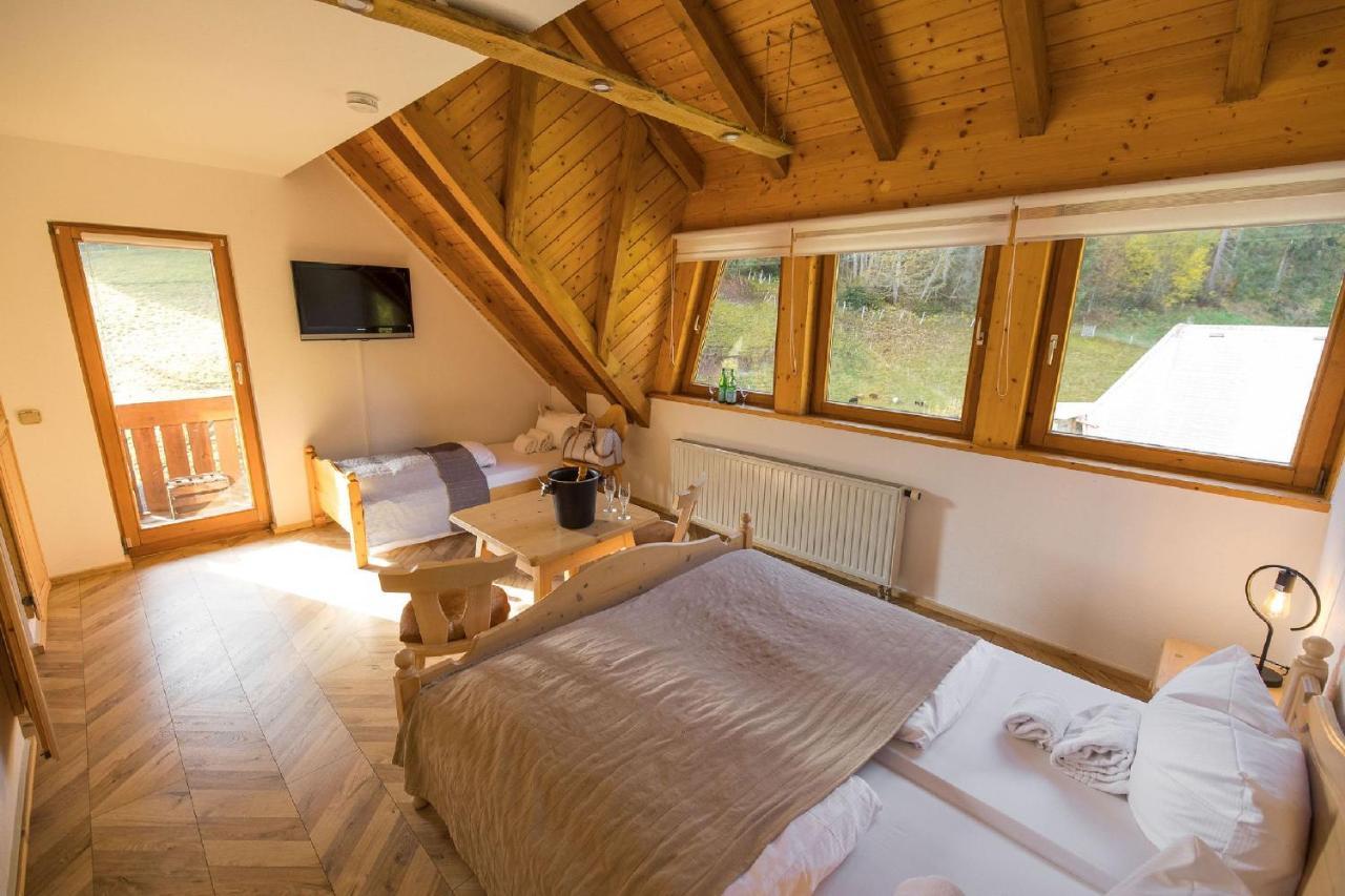 Berghotel Und Restaurant Kraeuter Chalet Furtwangen Exteriér fotografie