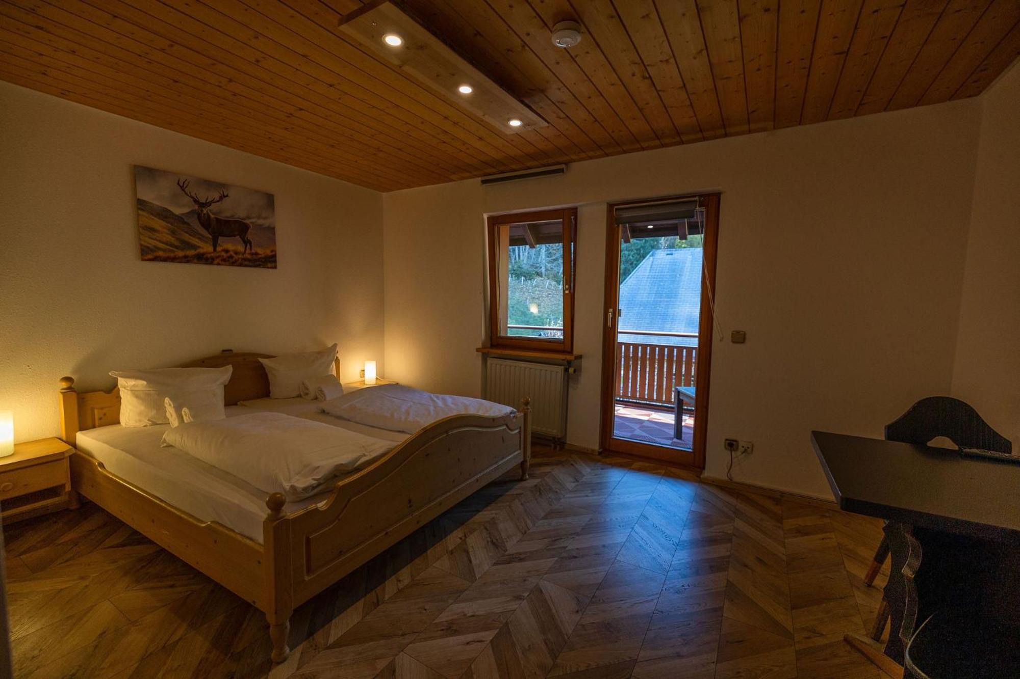 Berghotel Und Restaurant Kraeuter Chalet Furtwangen Exteriér fotografie