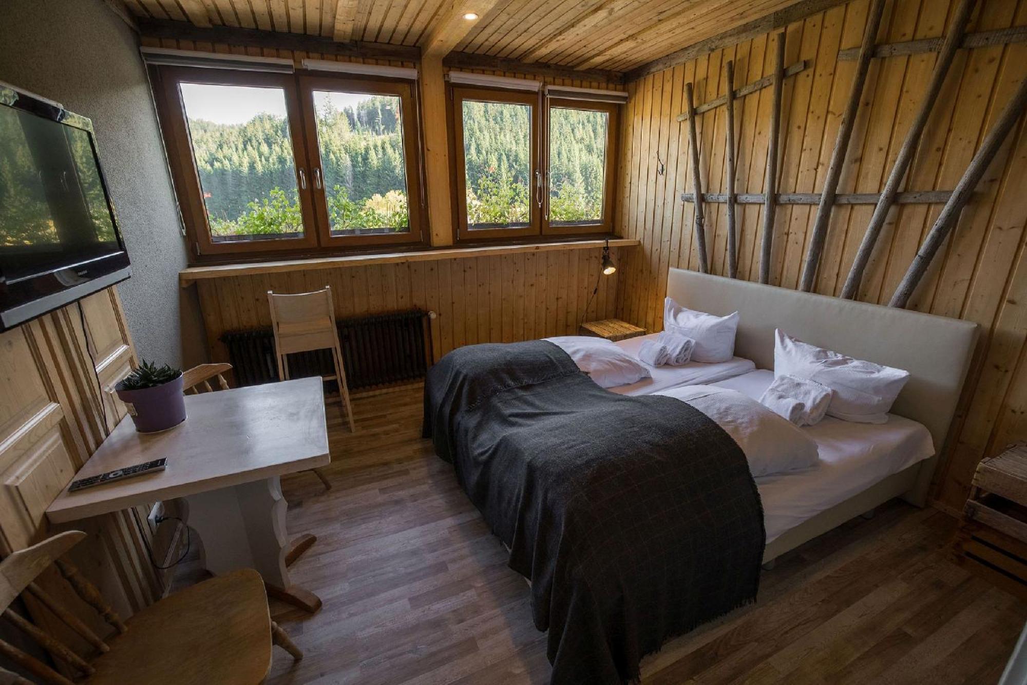 Berghotel Und Restaurant Kraeuter Chalet Furtwangen Exteriér fotografie